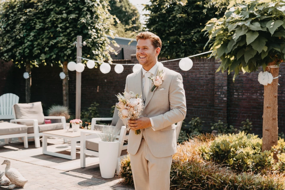 Beige trouwpak | Dé trend van aankomend trouwseizoen