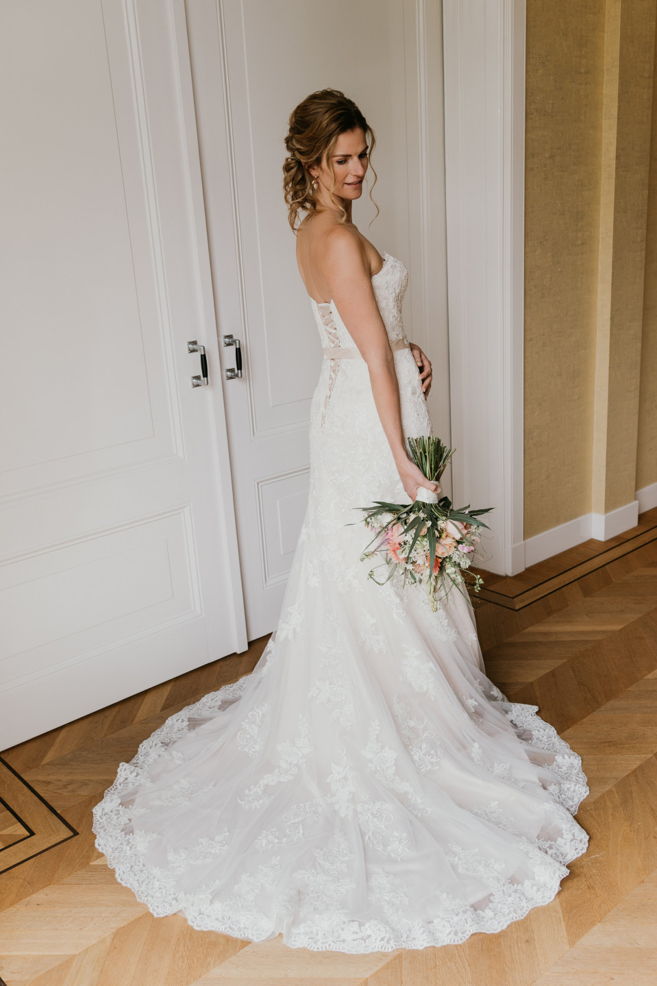 Bruidskapsel door Salon Amber Morsch - Bridal hair + Make-up impressie 