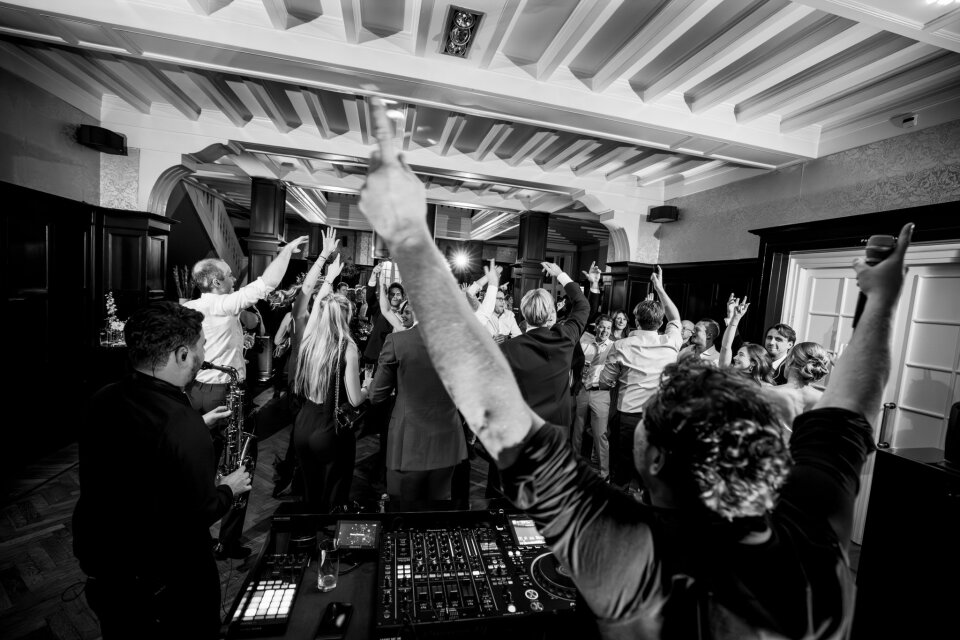 Muziek van Rene van de Veerdonk Wedding & Event DJ details