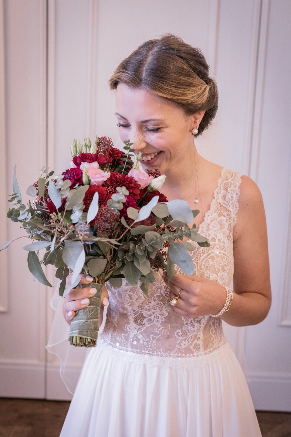 Blumenstrauß mit roten Chrysanthemen
