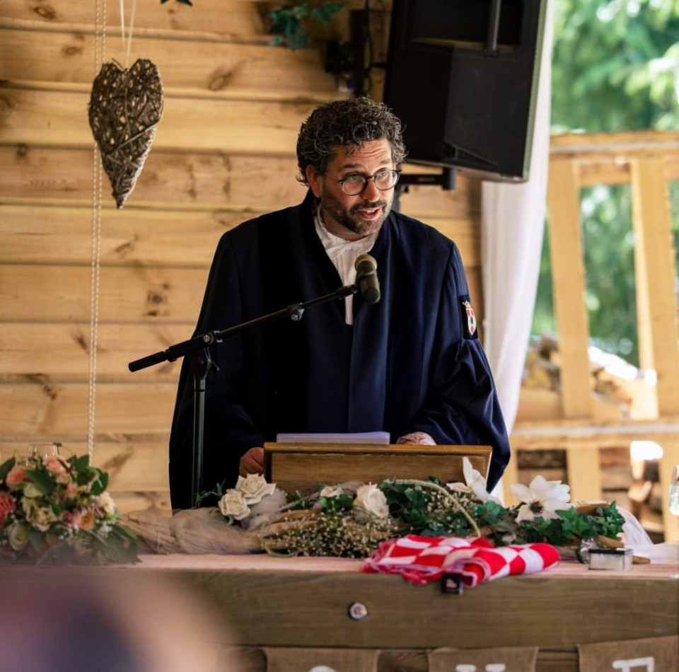 Trouwen met trouwambtenaar BABS Arwen - Zelfstandig Trouwambtenaar &amp; Ceremoniespreker