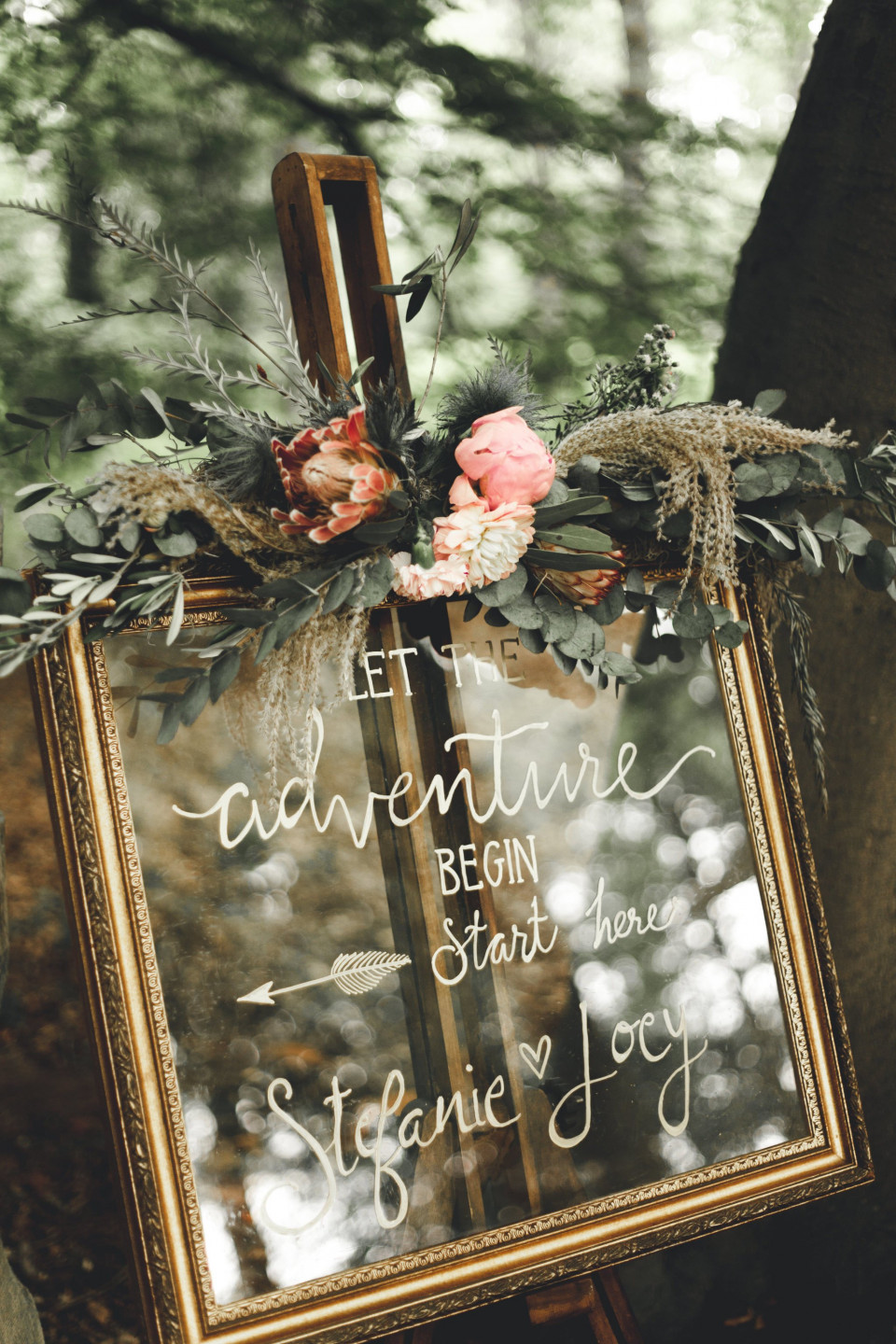 trouwbord in het bos