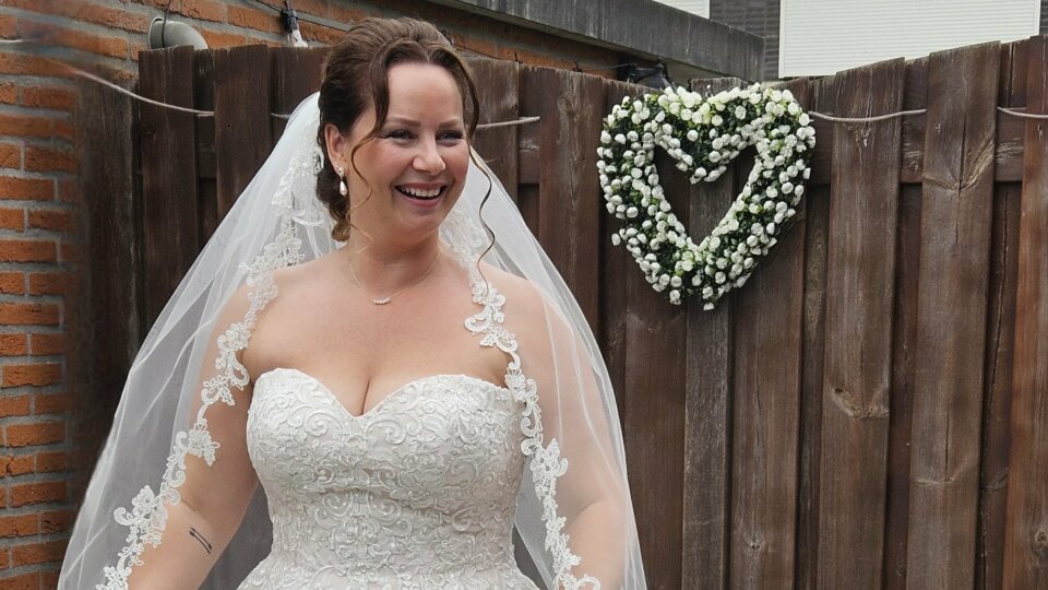 Bruidskapsel door Monique Otterspoor Visagie & Hairstyling impressie 3