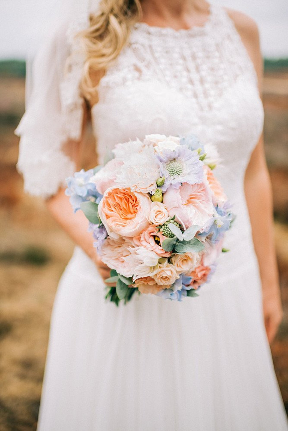 bruidsboeket op het veld
