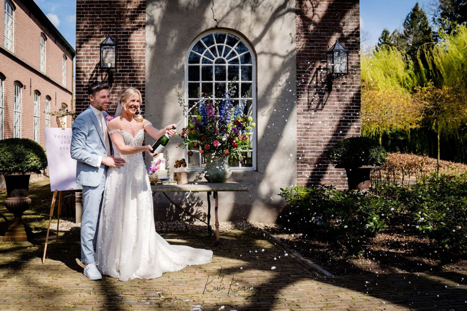 Bruidsmake-up door SR hair- &amp; make up artist details