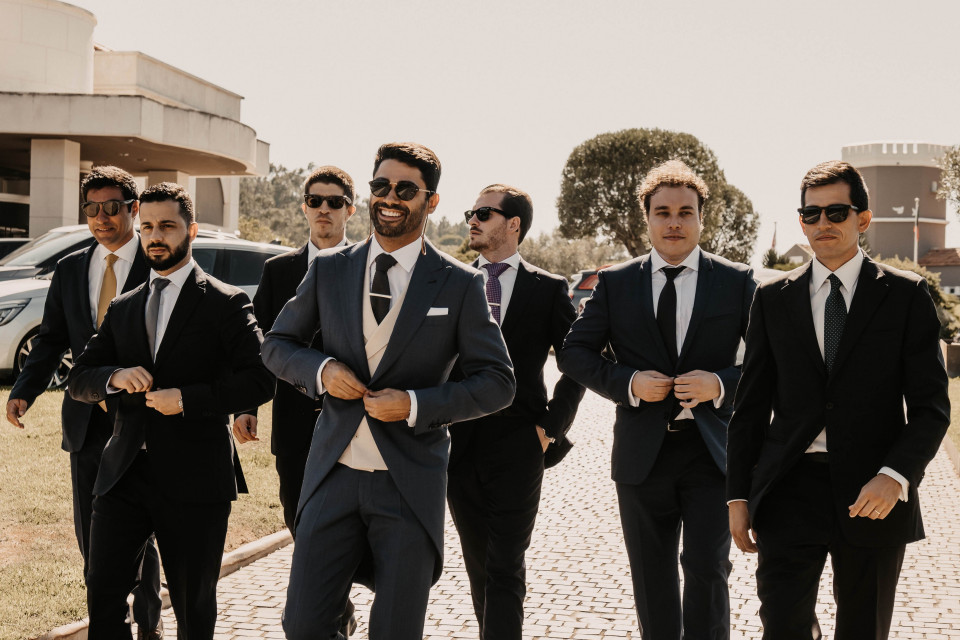 Tendenze per i vestiti da sposo del 2023 | Cosa va di moda e cosa no?