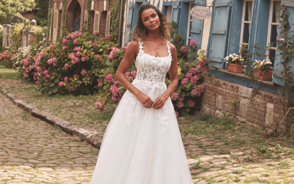 Trouwjurk passen bij Fem By Manon