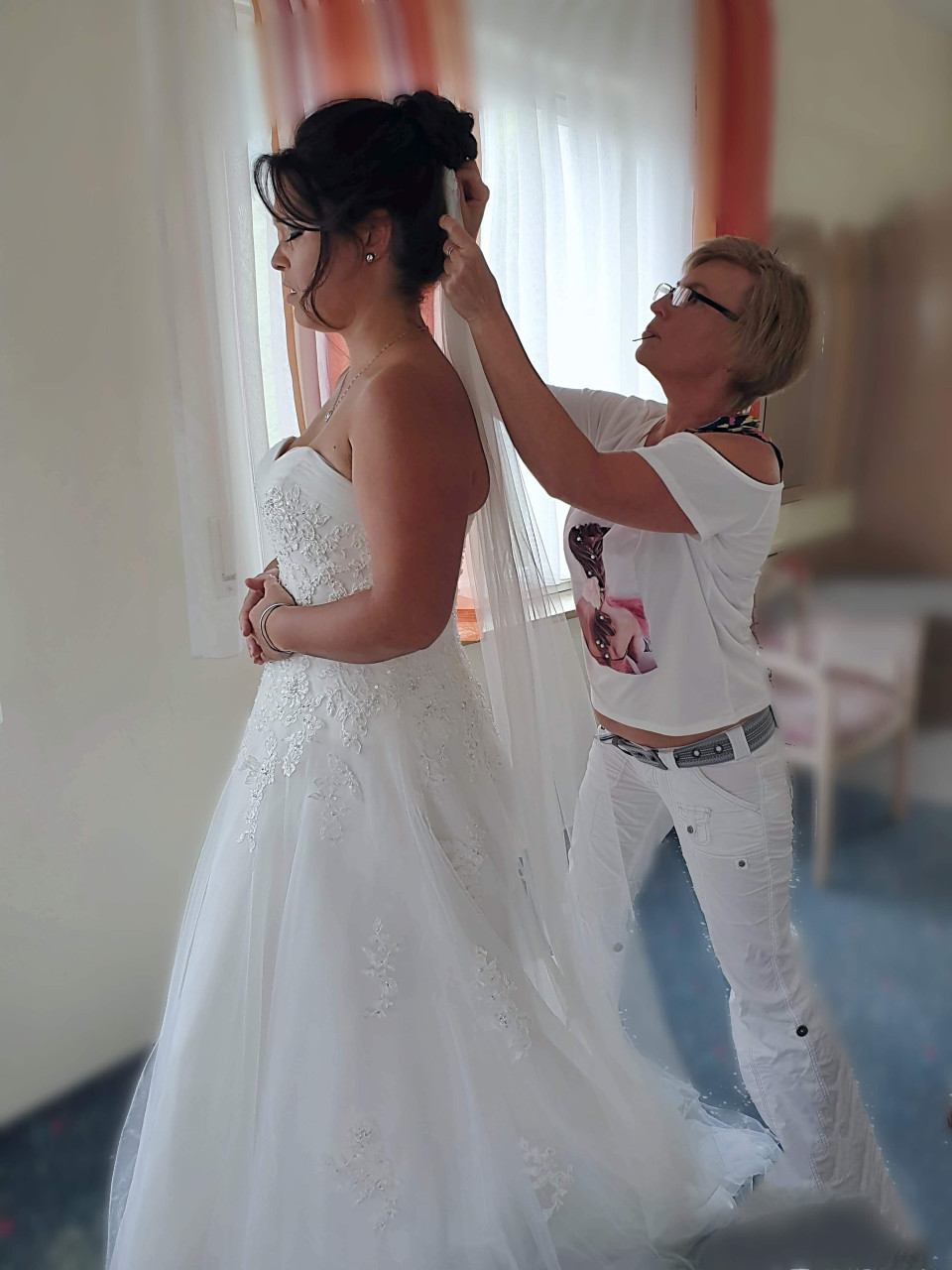 Bruidskapsel laten maken bij Mobile Friseurin
