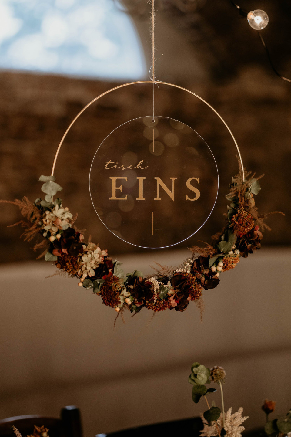 Tischnummer-Bogen mit Blumendekoration