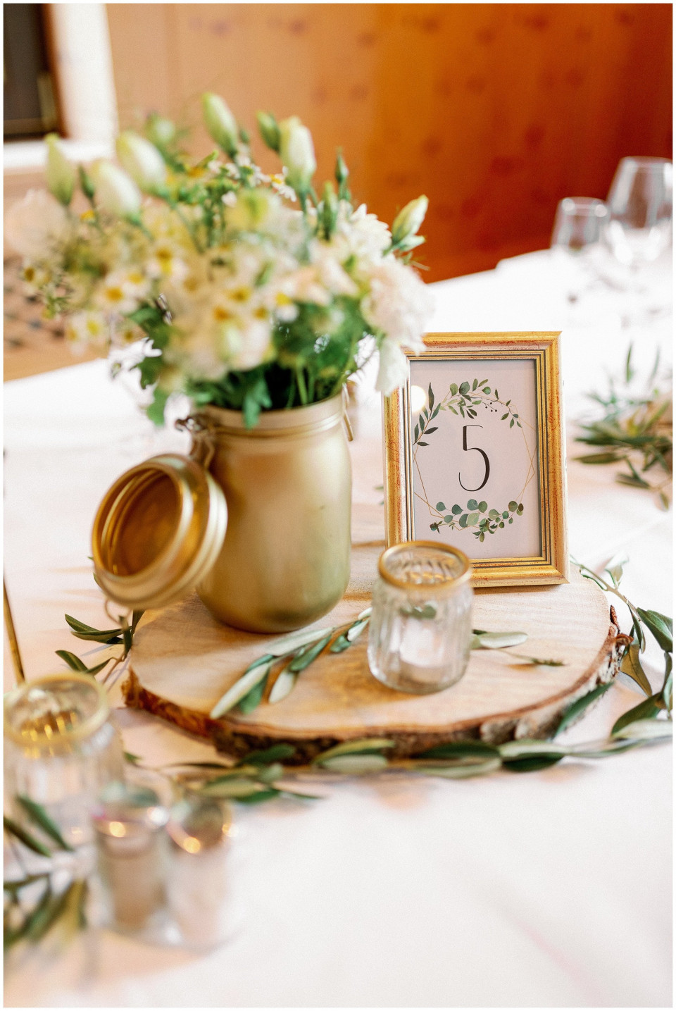 Tischdekoration im Greenery Style