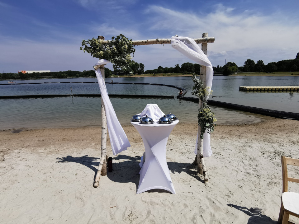 Trouwambtenaar Die Glücksbotschafterin - Freie Rednerin (IHK) - Tanja Rauth details