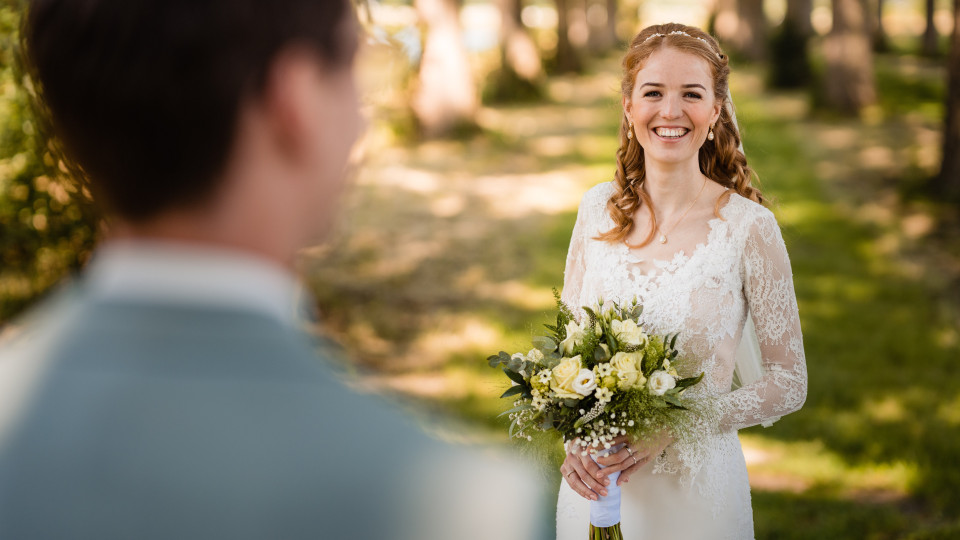 Bruidsmake-up door Amy Visagie &amp; Hairstyling details