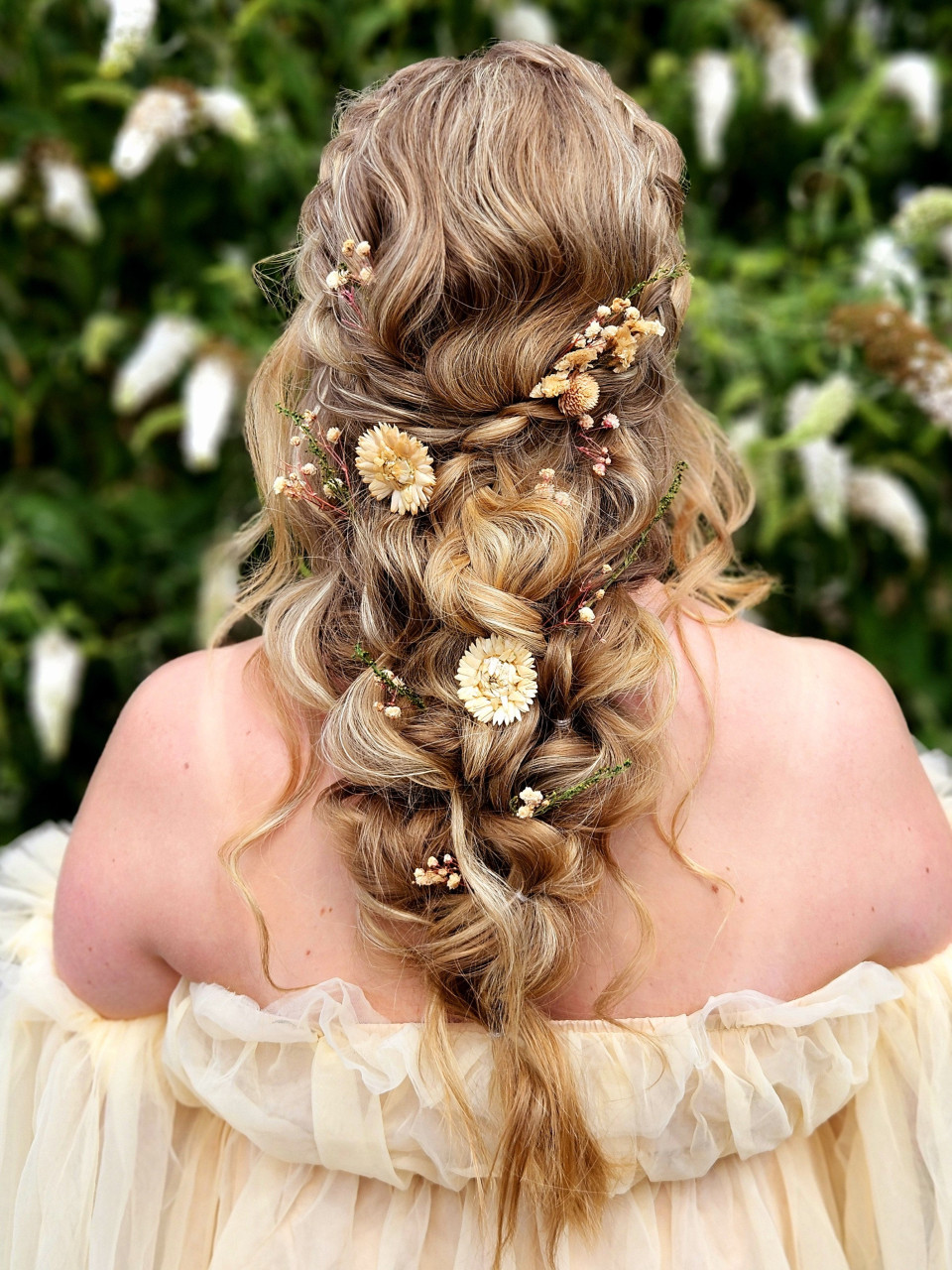 Bruidskapsel door Schoonheids ID Beauty &amp; Bruidsstyling impressie 2