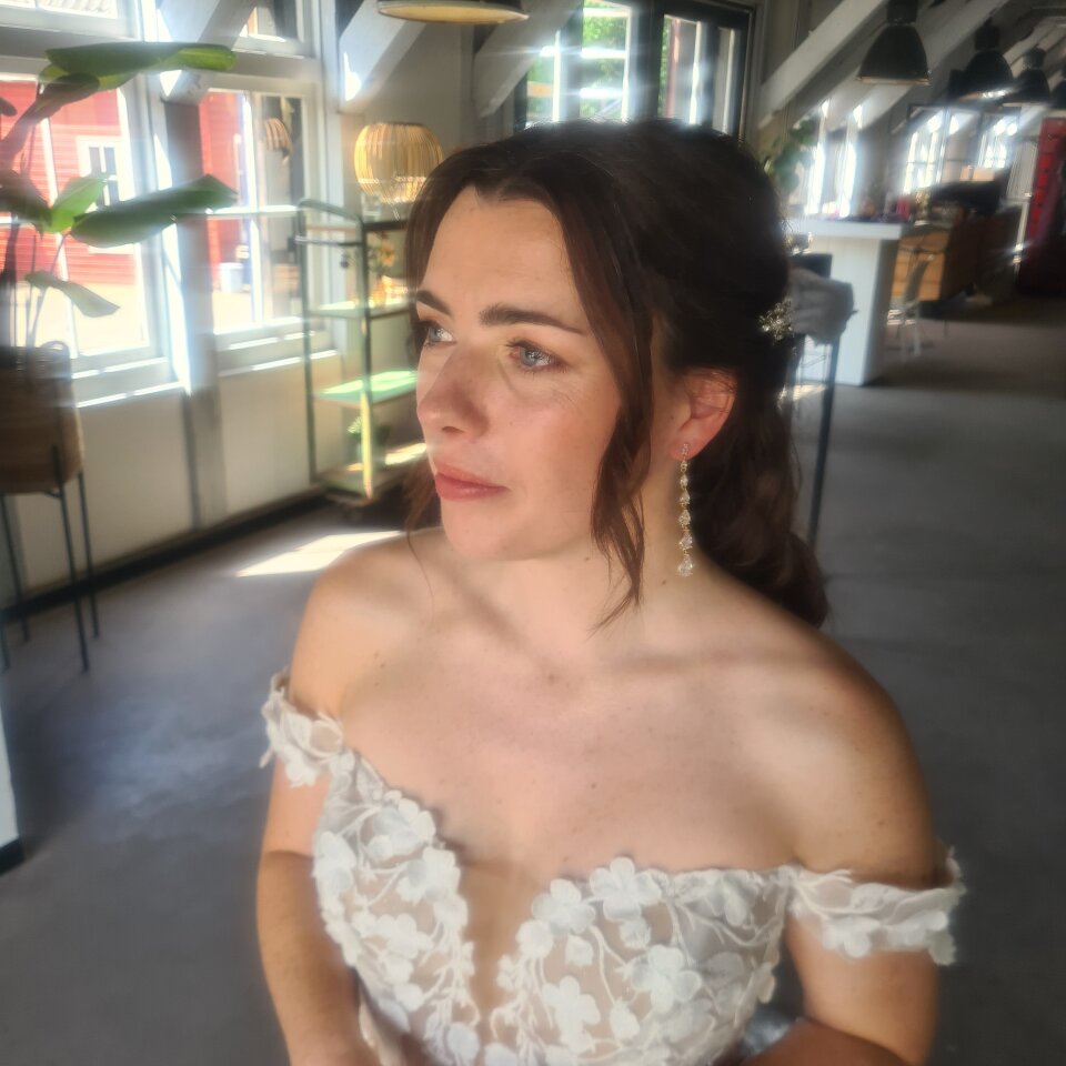 Bruidsmake-up door INDAH VISAGIE impressie 3