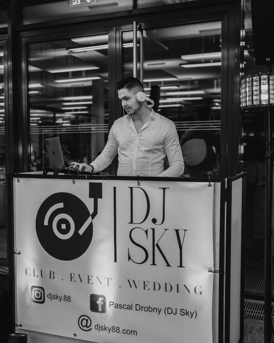 Muziek van DJ SKY overzicht