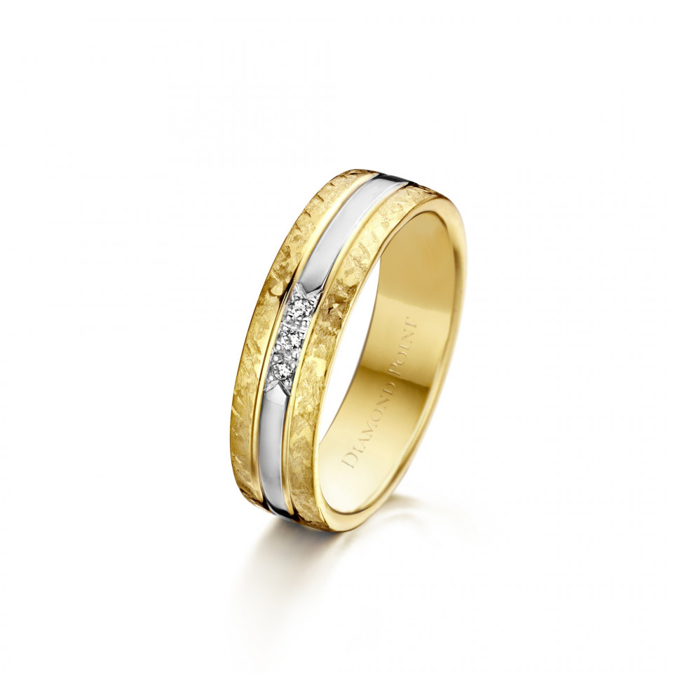 een geelgouden en witgouden trouwring