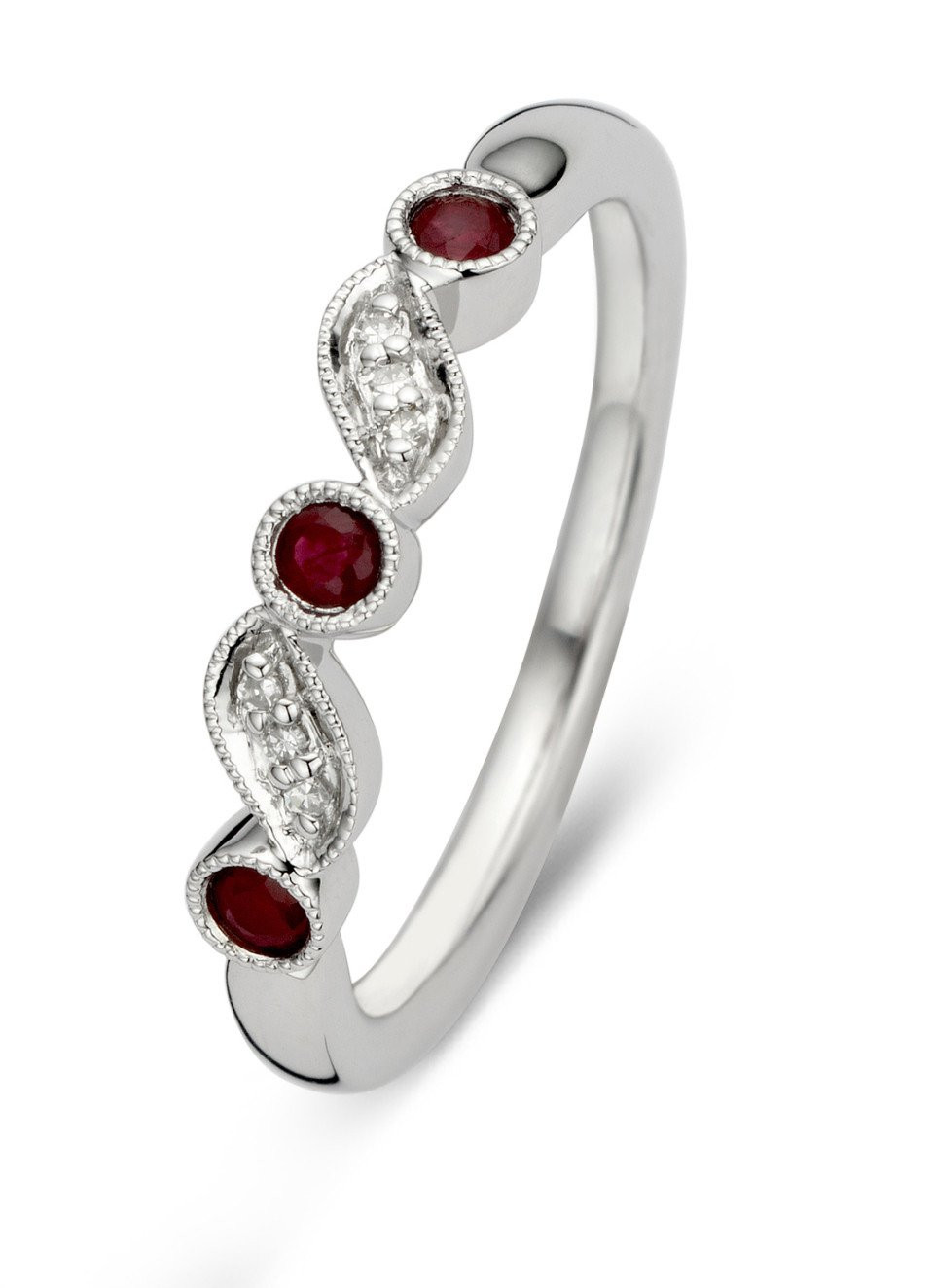 een witgouden ring met robijnstenen en diamanten