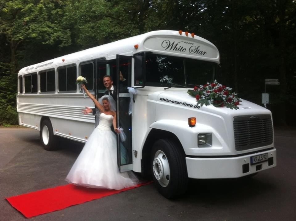 Trouwauto huren bij White Star Limousinenservice, Stretchlimousinen, Partybusse, Oldtimer
