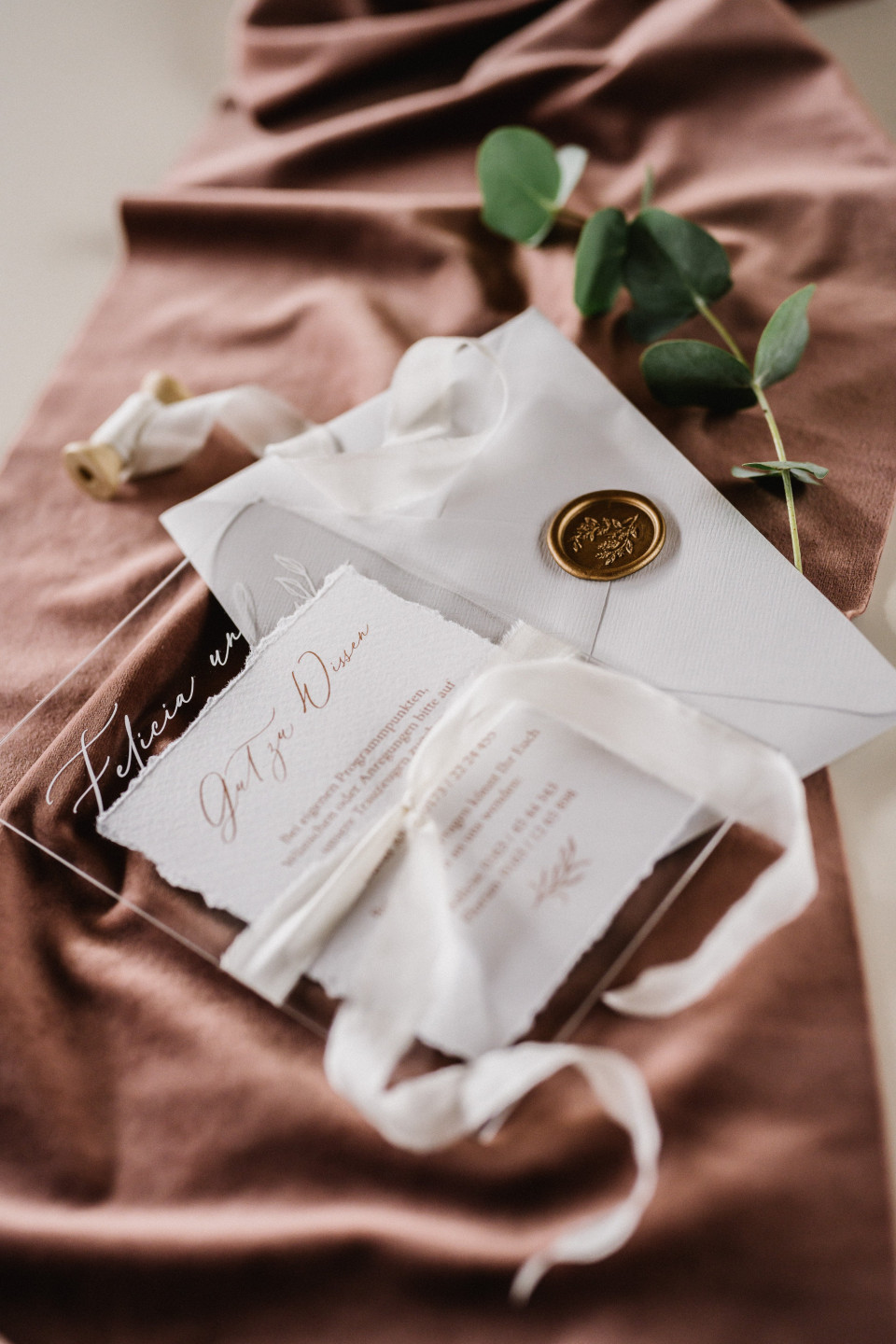 Minimalistische Hochzeitskarte für den Winter