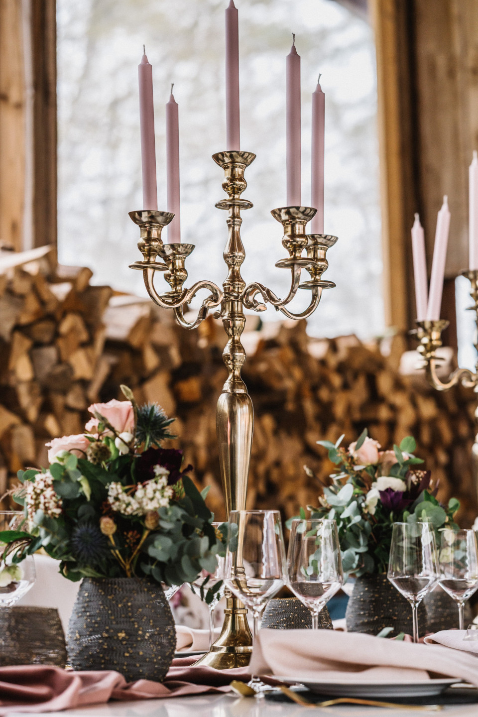 Klassische Hochzeitsdekoration in winterlichem Stil