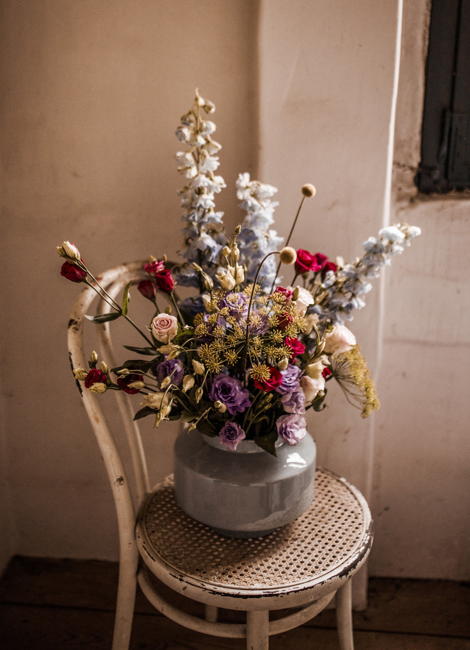 Bunter Brautstrauß mit Frühlingsblumen