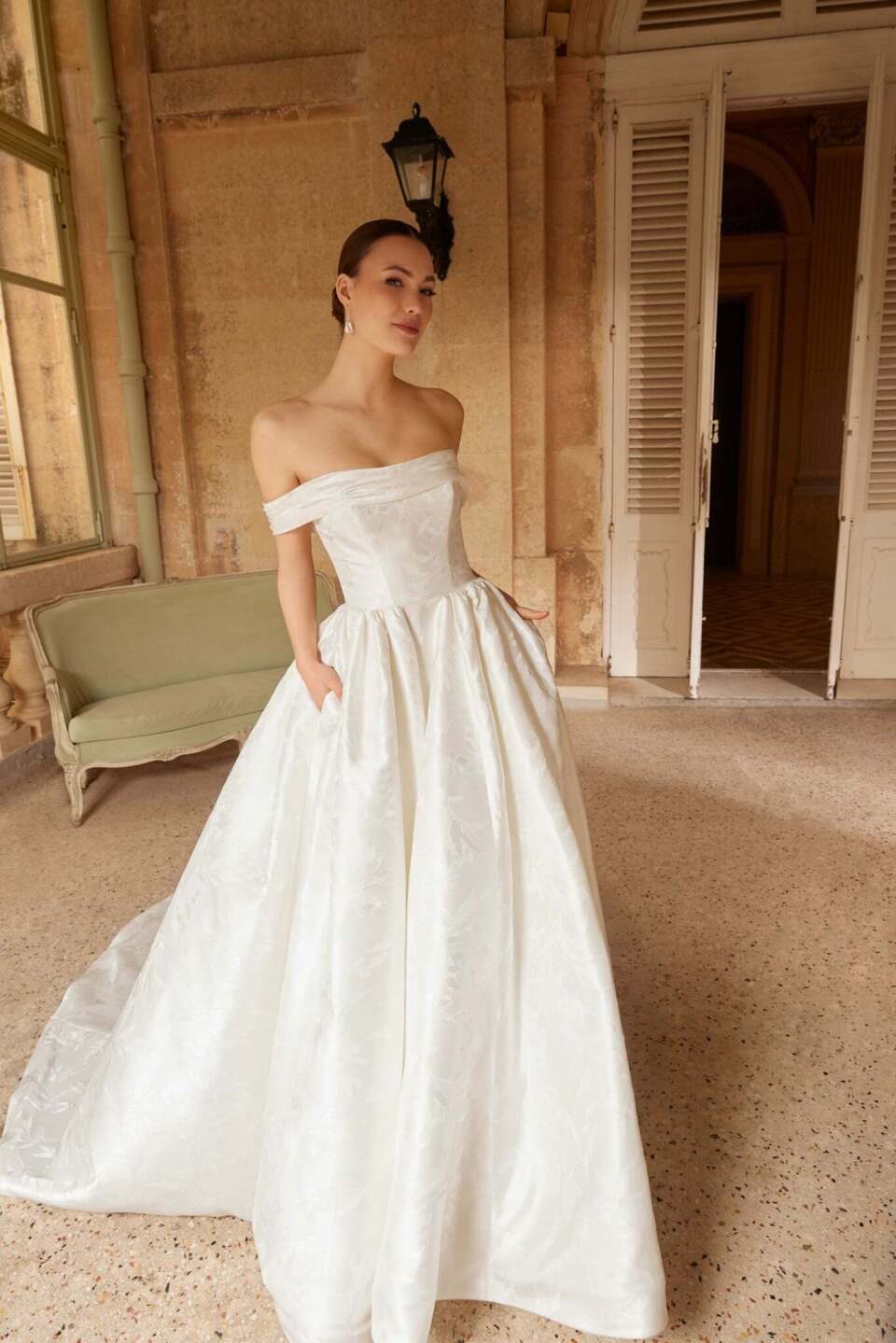 44601