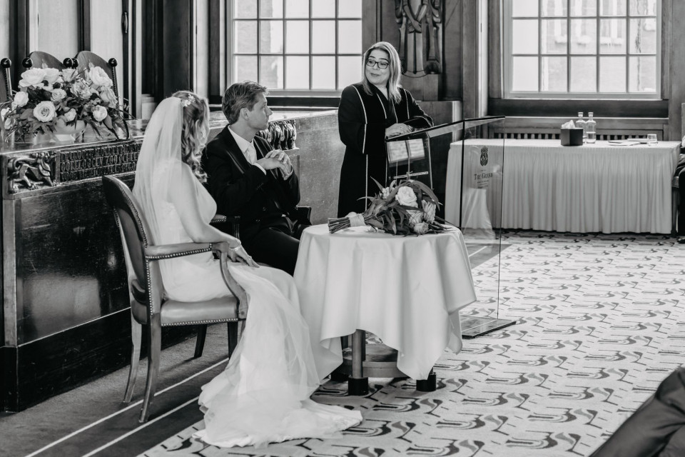Trouwen met trouwambtenaar Trouwambtenaar Esra