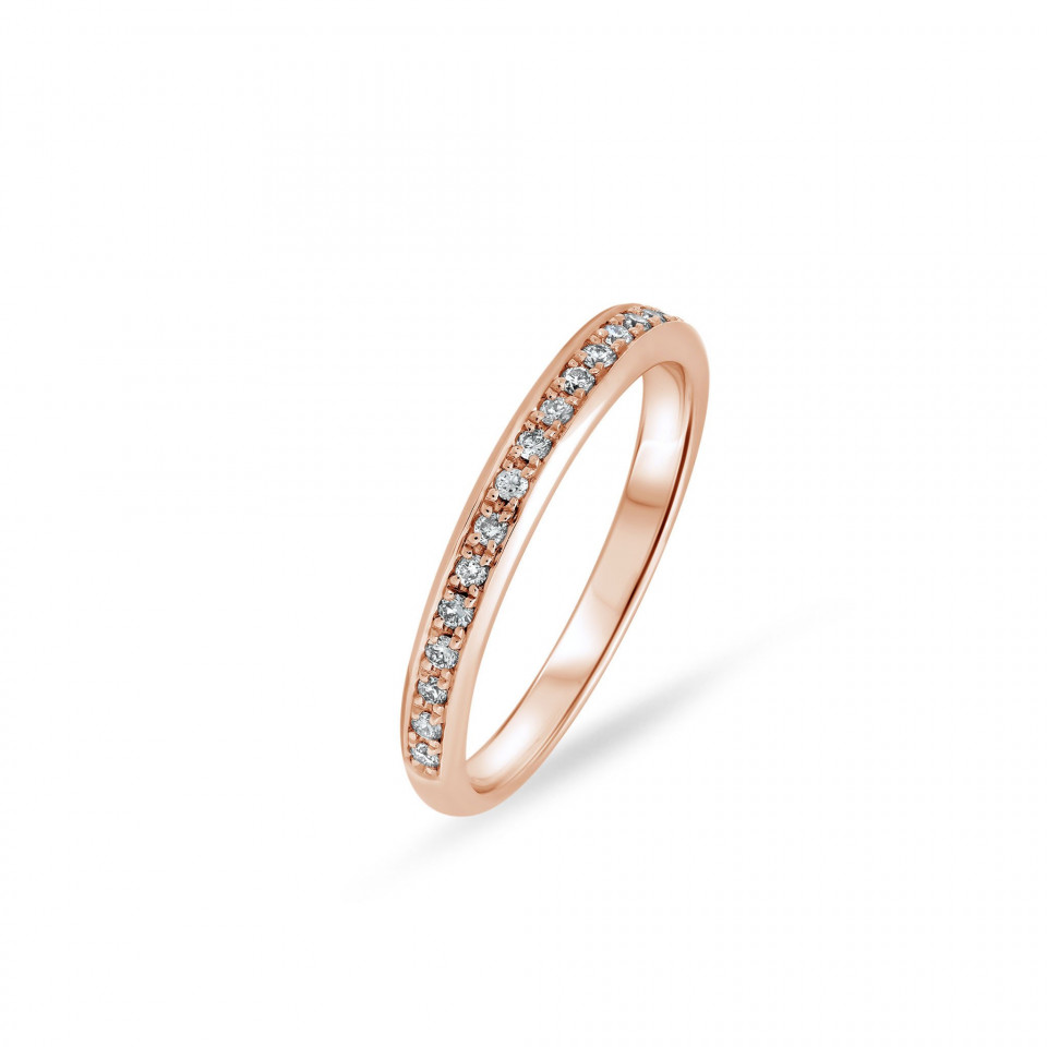 een roségouden diamanten eternity ring