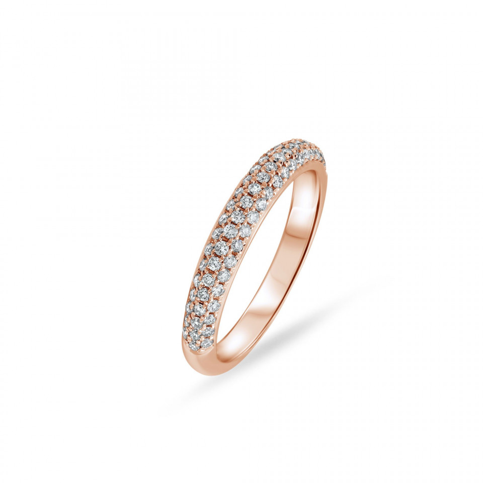 een elegante roségouden band met diamanten