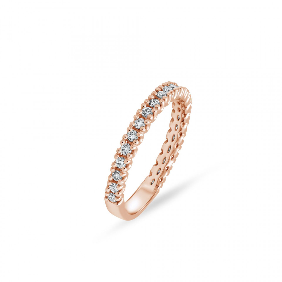 een elegante roségouden band met diamanten