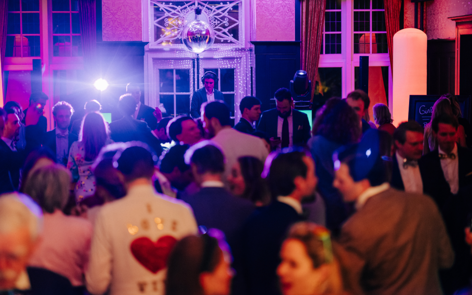 Muziek van base-events impressie 