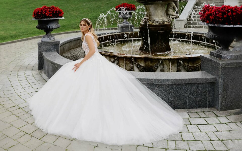 Trouwjurk passen bij Bruidskleding Hannelore