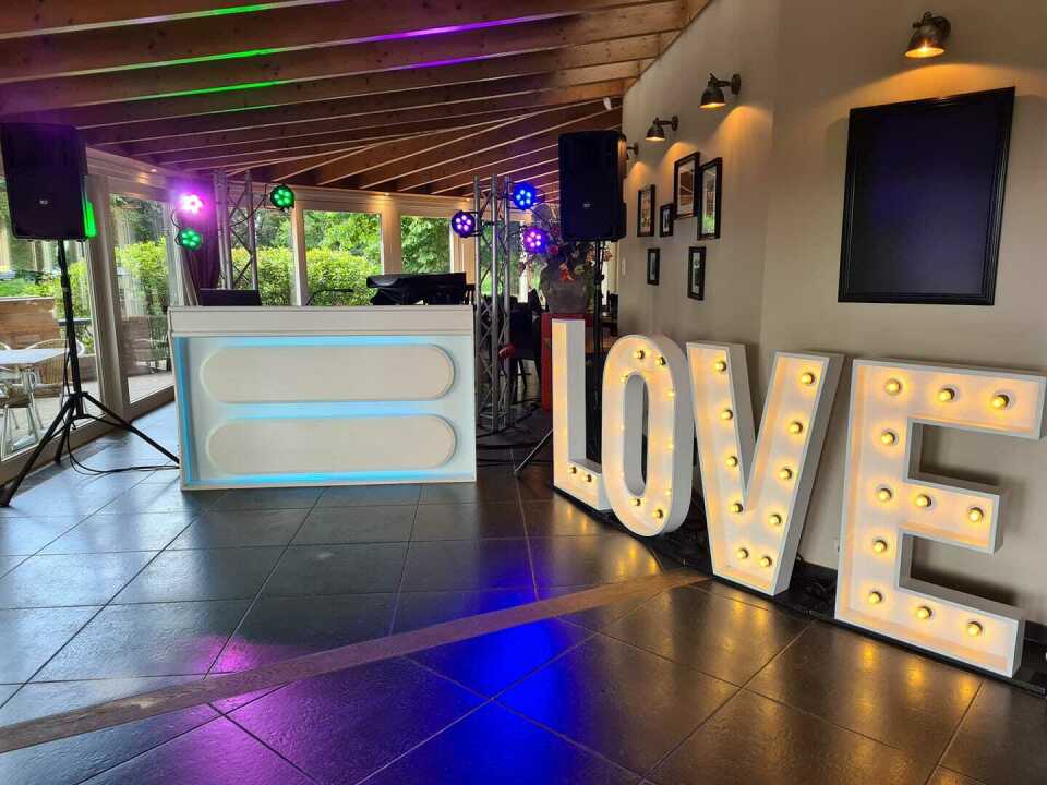 Muziek boeken bij Back in Time DJ's