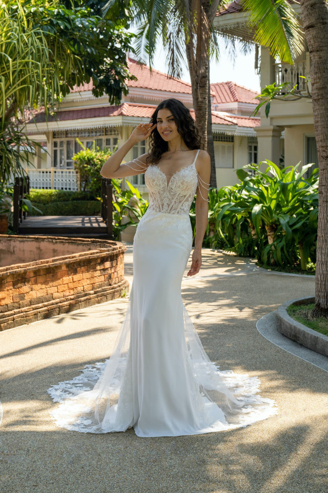 Brautkleid aus Satin und Spitze