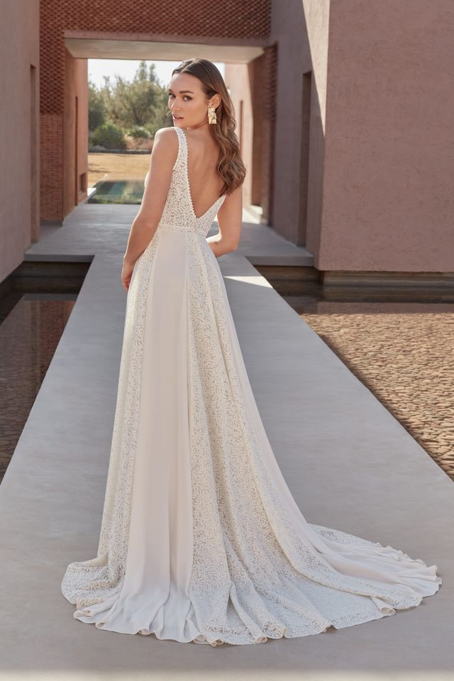 Rückenfreies Brautkleid im Vintage Look