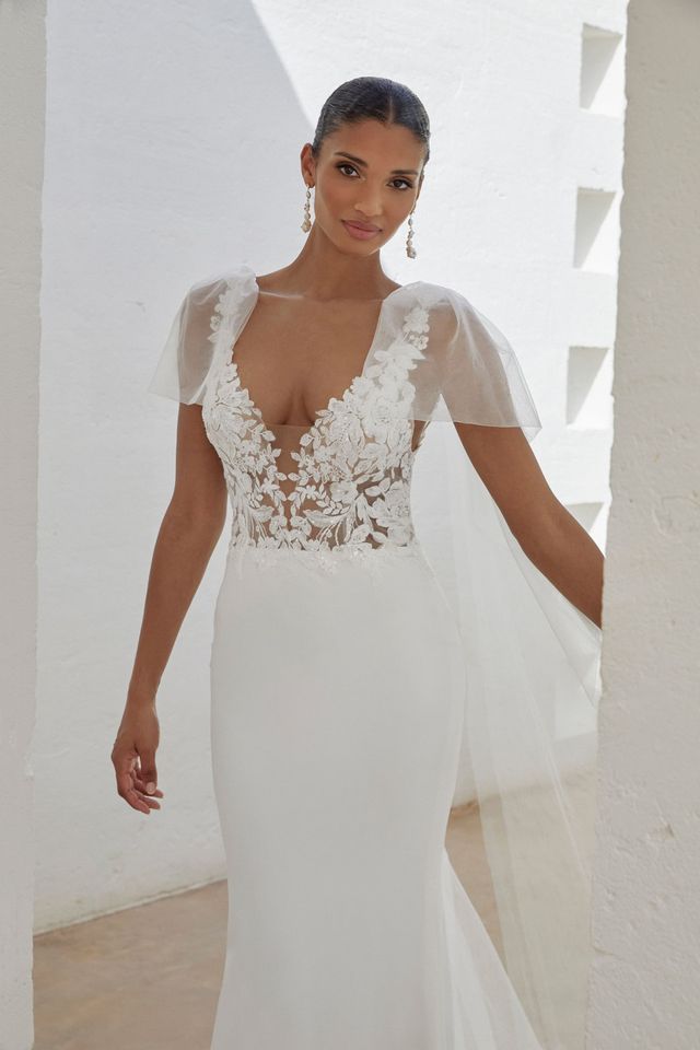 Brautkleid mit leichten Ärmeln
