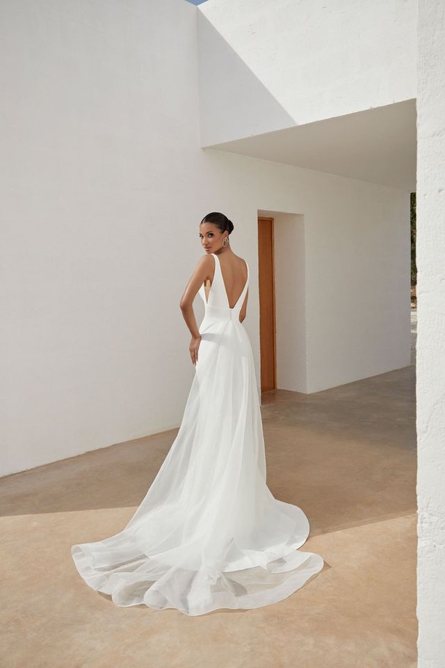 Brautkleid mit Schleppe