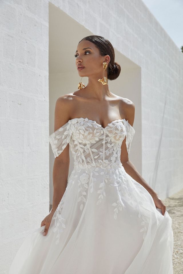 schulterfreies Brautkleid