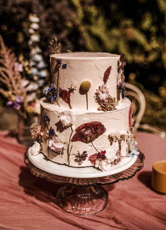 Hochzeitstorte mit Blumen