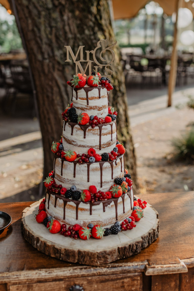 Hochzeitstorte mit Früchten