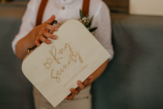 ring security voor kind tijdens ceremonie bruiloft