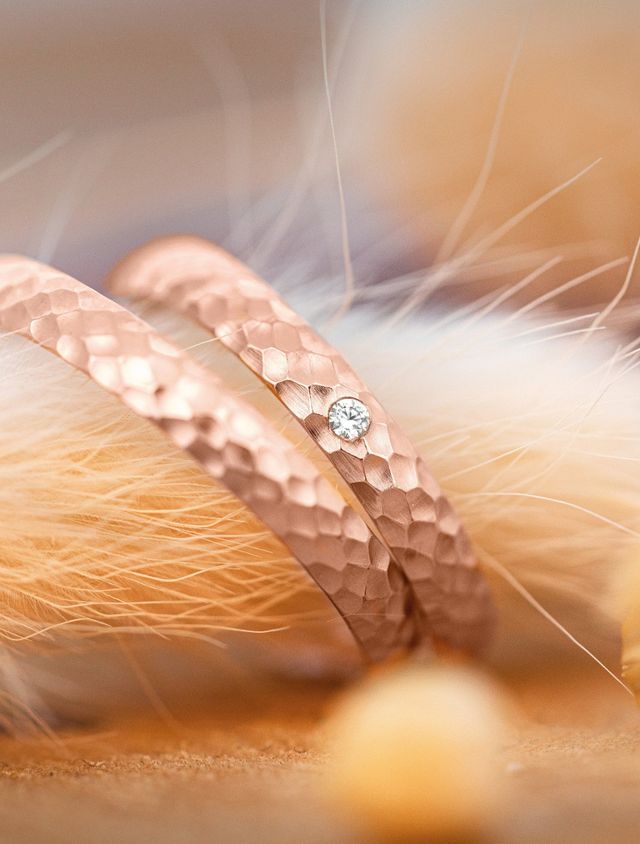 rose gouden trouwringen met diamant
