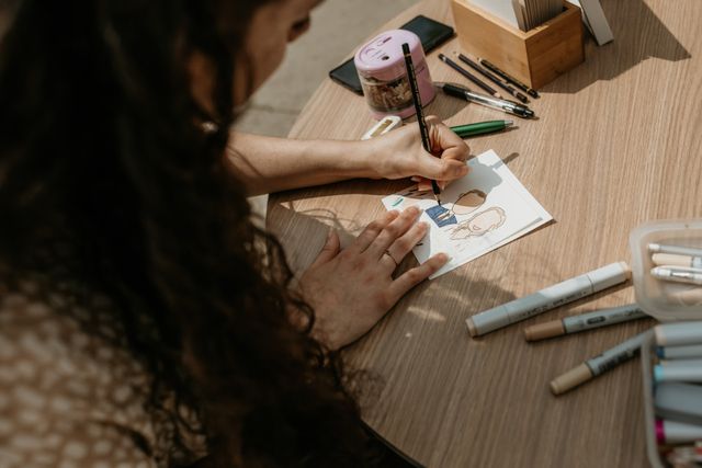live illustrator maakt tekeningen