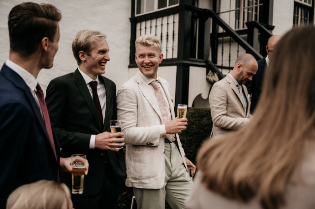 gasten op de foto zetten bruiloft