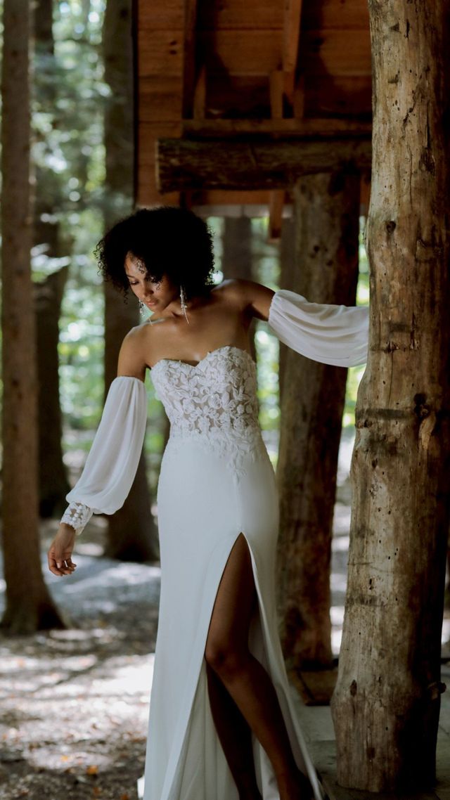 schulterfreies Brautkleid mit Puffärmeln