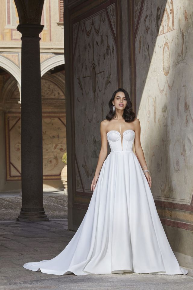 Satin Brautkleid mit Corsage