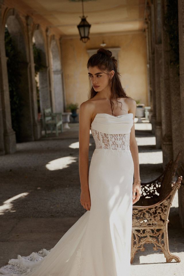 Brautkleid mit Spitzentaille