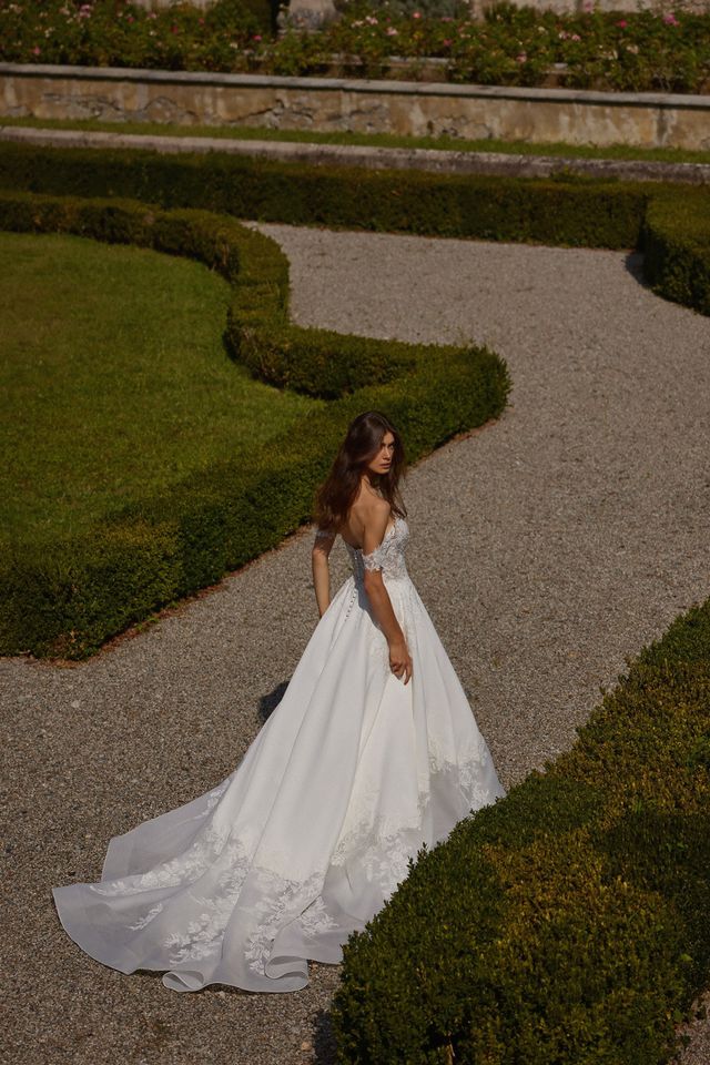 Prinzessinnen-Brautkleid mit Corsage