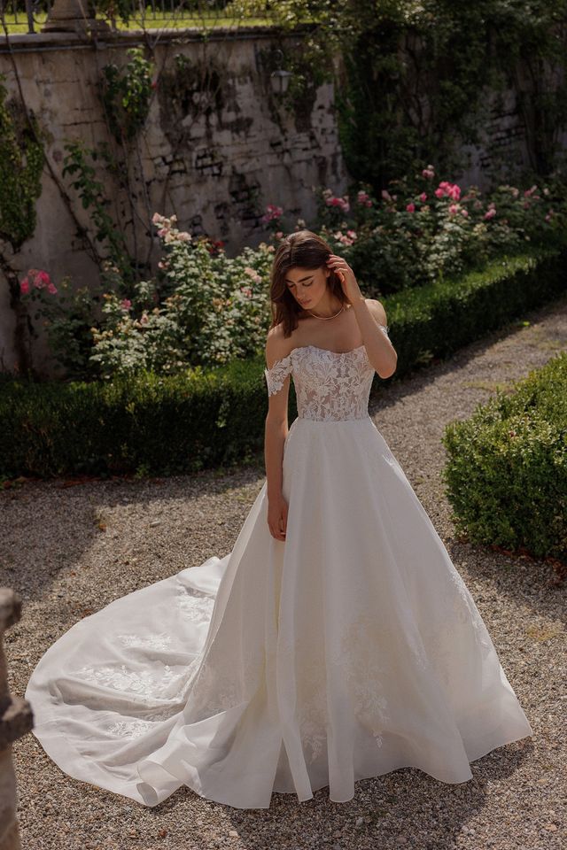 Prinzessinnen-Brautklei mit Corsage