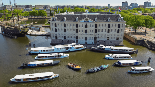 Rederij de Nederlanden historisch trouwschip in Amsterdam